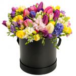 Цветы в коробке с гиацинтами